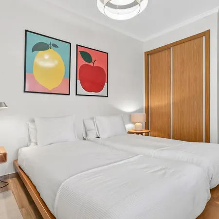 Modern 2br With Balcony In By Lovelystay Apartamento Portimão